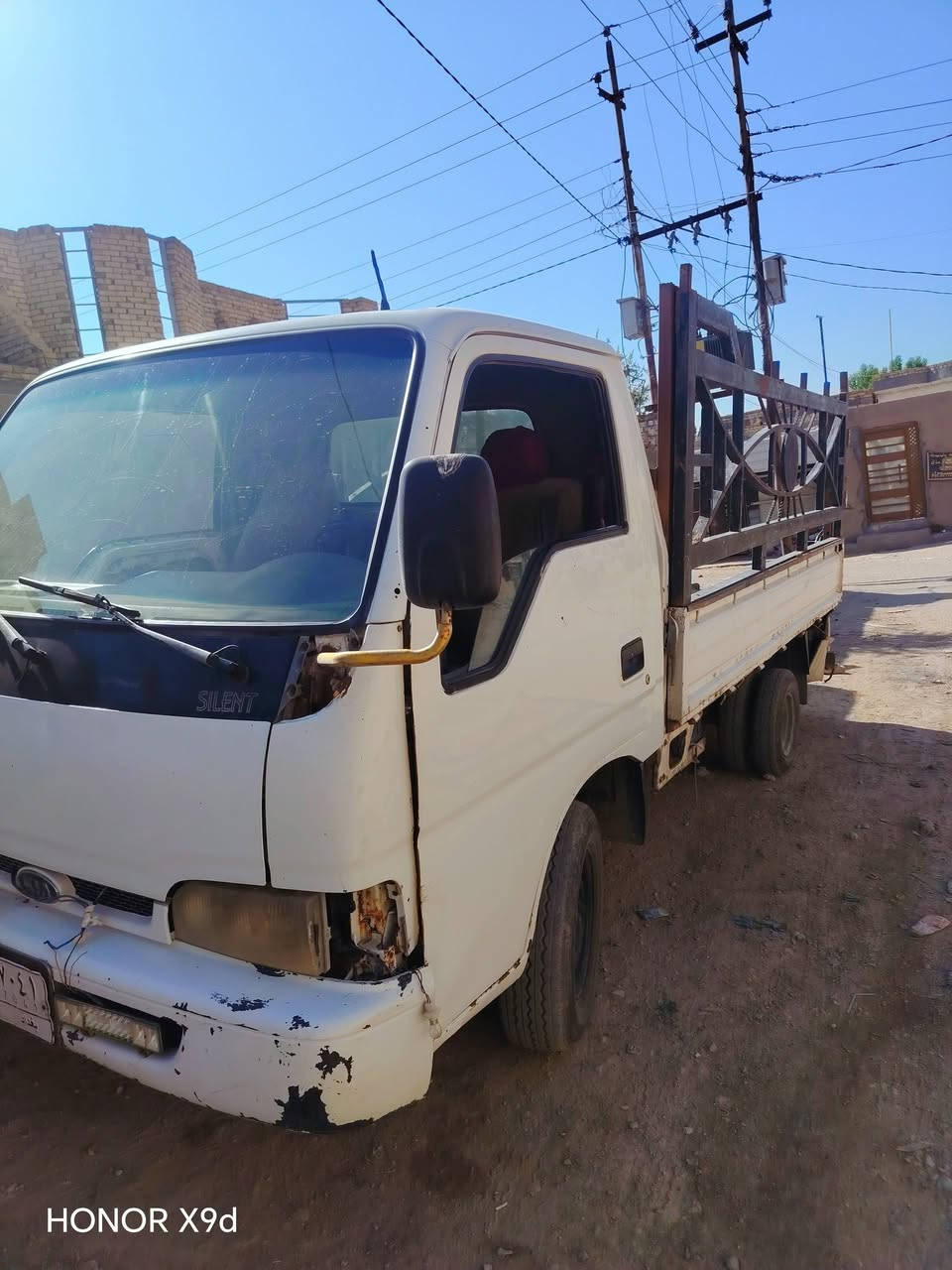 السلام عليكم كيه فونتيره رقم بغداد مشروع وطني موديل 2000 السيارة شاصي مكفول مكينه جديد تخم تاير حداديه جديده السعر 45بيه مجال مكاني ناصريه شطره الشراي يتصل ***********
