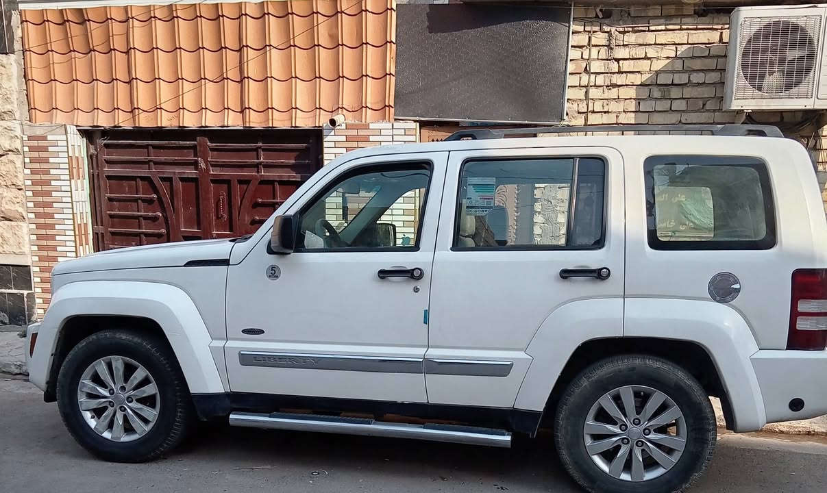 للبيع جيب ليبرتي ٢٠٠٨
السلام عليكم، السيارة باسمي السنوية لل ٢٠٣٠ هزة جديدة تحويل مباشر بيه صبغ بنيد وتكم وشوية من القمارة وغيرهه يحدده السونار، منظومة غاز ٦٠لتر ، ماشية ١٦٥ ،دوشمة وأرضية جلد، باتري جديد، حدادية جديدة، مكينة وكير مضمونة، مكاني بغداد الحرية، الدولعي. السعر ٧٥ . للاستفسار الاتصال ***********
