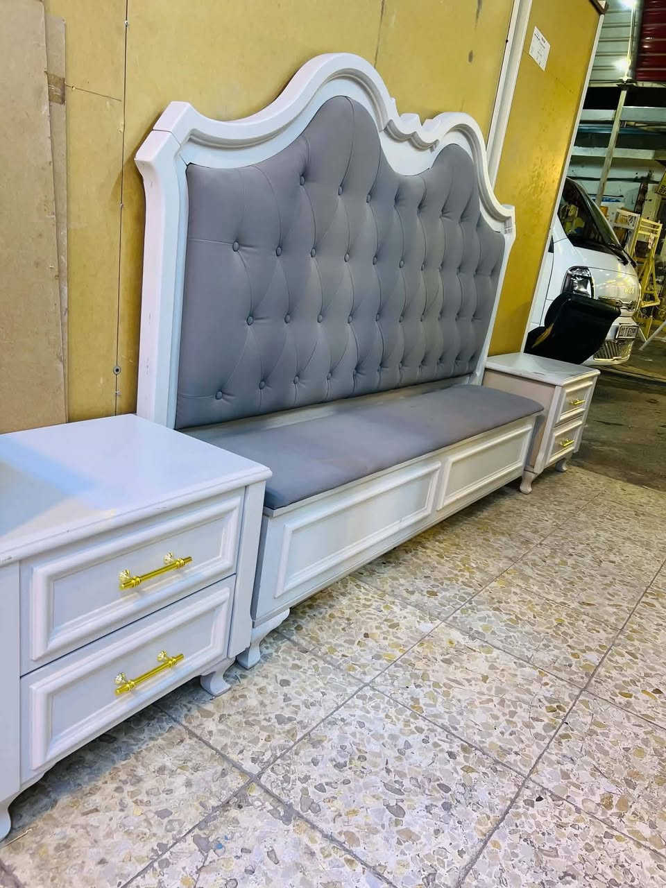 غرفه تركي كانتري خشب زان 10قطع اصلي ماركه 
نظافتها 95 💯
شد ونقل مجاني داخل بغداد
توصيل محافظات أجوور نقل
