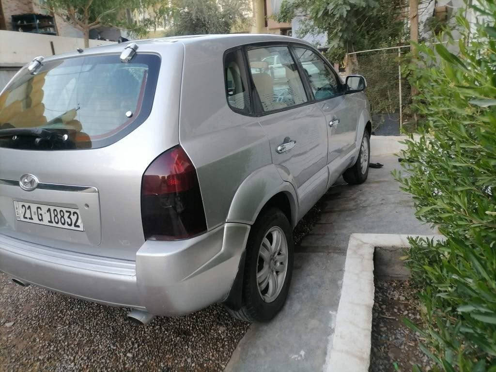 هۆندای ​تۆکسۆن (٦ پستۆن) - خاوێن و بێ مەسرەف
​مۆدێل: 2007
​گێڕ: ئۆتۆماتیک
​مەکینە: 6 پستۆن (مەکینە گەورە)
​دۆخی گێڕ و مەکینە: بەشەرت، بەبێ کێشە
​بۆیاخ: حیزام بۆیاخ، بەبێ ئەوەی ناوەوەی گرتبێت (ناوەوەی بەشەرت).
​بەڵگەنامەکان: سەنەوی، ڕەقەم، ژینگە و ڕێگاوبانی هەمووی نوێیە و دراوە.
​دۆخی گشتی: سەیارەیەکی تەواو خاوێن و بێ مەسرەفە، ماڵی دۆستە.
​شوێن: کەلار
​نرخ: 73 وەرەقە (لەگەڵ معامەلەیەکی کەم)
​ژمارەی پەیوەندی: *********** كالار, السليمانية
