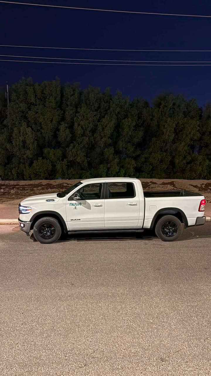 دوج رام بك هورن 2022 Dodge Ram BIGHORN 

6 سلندر   V6
باب طويل بدي قصير المرغوب
بصمه 
كير ماوس 
شاشه جبيره 
دوسات كهربائي
كشن كهربائي
السياره ايتورك etorque
دعاميه حديد ستيل 
ويل اسود مات
ويل ١٨ ماكو شي اسمه طسه
سياره ماشيه 97 الف ميل 
رقم مميز 

محرك كير اكسل حداديه كلها كفاله 
بجم كبس  شاصي بشرط لغوده بشرط تكم بشرط
بدون ايربكاك
رقم الشاصي : 1C6RRFFG7NN238594
السياره مثل ما موضح في صور الحادث حادثها مجرد ربع جاملغ خلفي يعني قصعه وحده صبغ بدون اي دواخل 

السعر : 280 وبيها مجال 
***********

