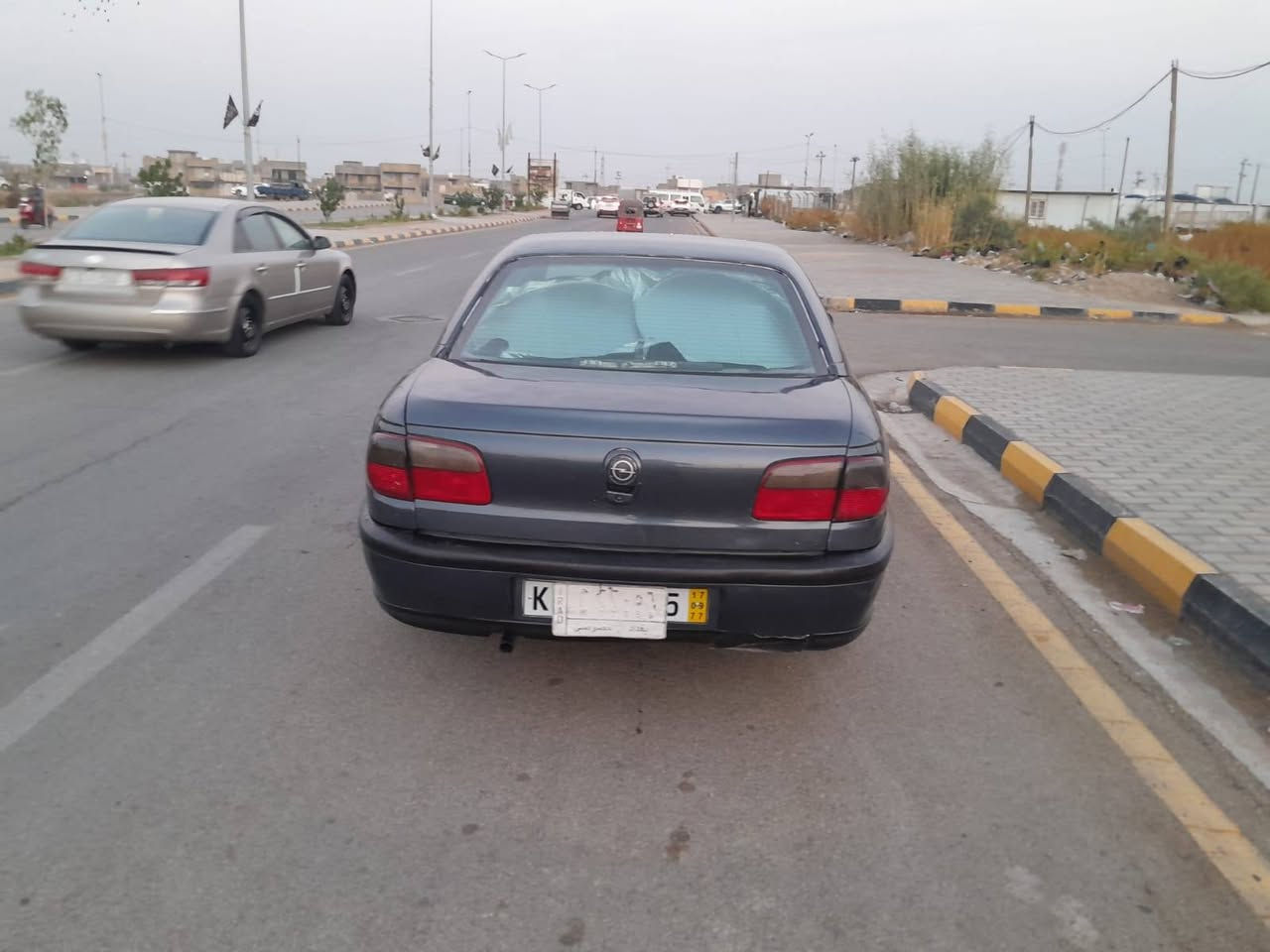 اوبل بزون موديل 95 مكينه بطه 2.5 تخم بطاين جديد
تخم تاير جديد
حداديه جديده
تبريد شغال 
مصبوغه صبغ عام للجماليه 
رقم بغداد مشروع وطني. مكفوله من الضربه. 
المكان واسط قضاء الحي. 
***********
سعر 40
