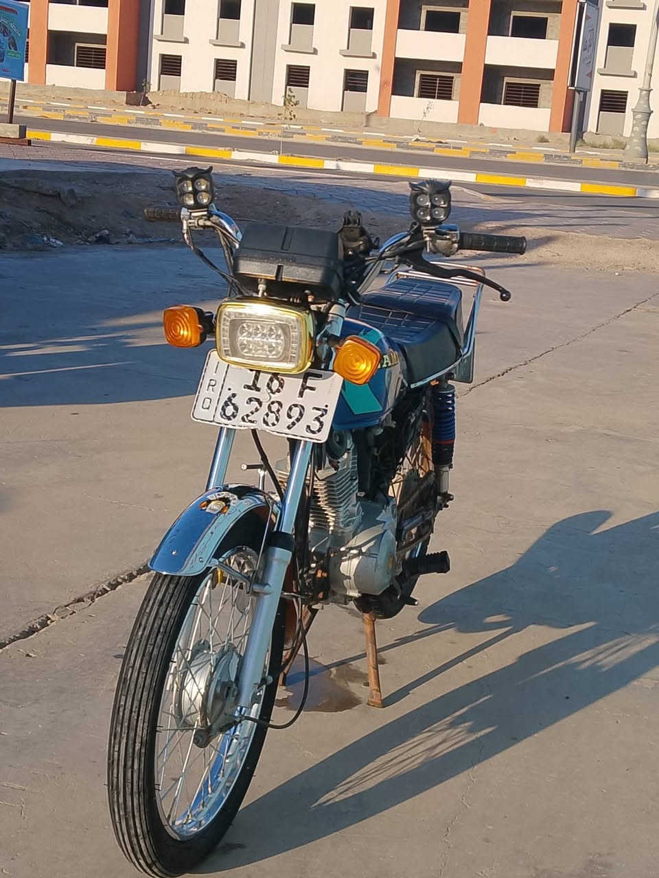 السلام عليكم 
دراجه نامه للبيع موديل 22 رقم وسنويه باسمي مكينه مفتوحه نهضه ومعدل تشك الكاع عازها ترتيبات بسيطه السعر مليون وبيها مجال ***********
