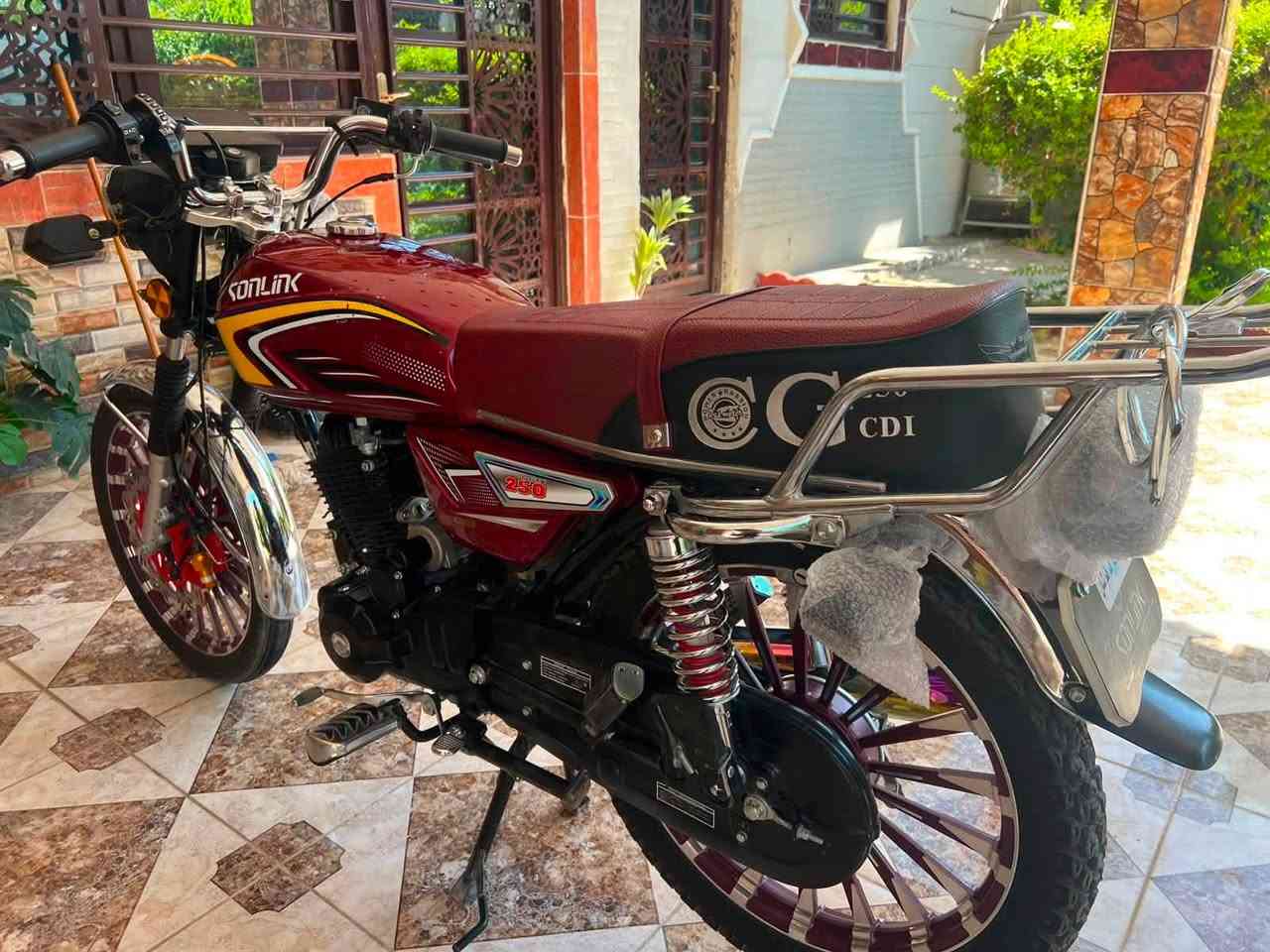 سولنك 2025
ضاغظه وزنجيل250cc
محرك اسود
السعر ١١٠٠
العنوان ديالى دلي عباس
ملاحظه الدشبول طافي فقط
الرقم *********** فقط واتساب
