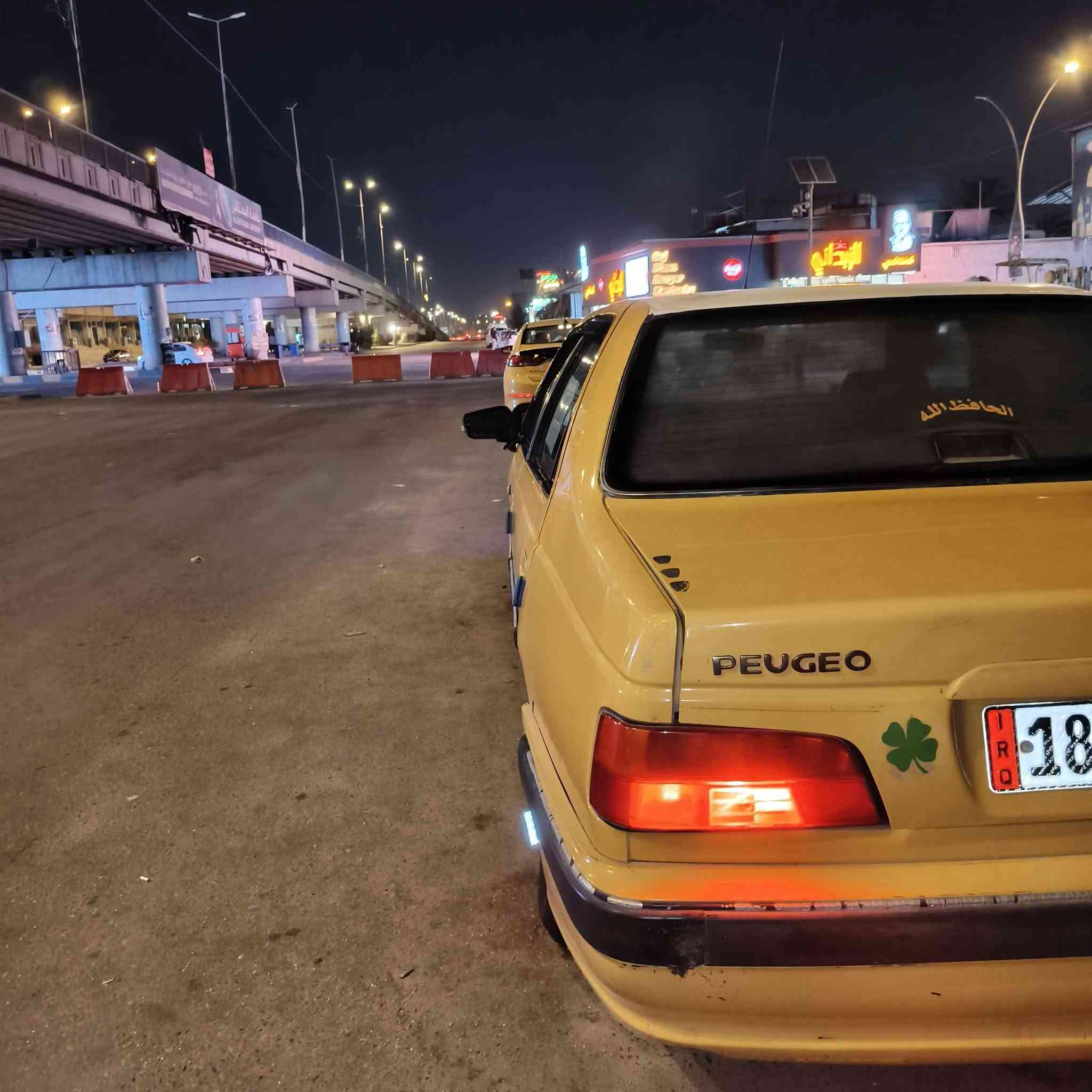 سلام عليكم بيجو بارص موديل 15 
رقم بابل انكليزي دولي مصفره هيئه وغرامات 
تبريد تدفئه سنتر لوك شاشه زينون 
بيها فقط بنيد طاير والباقي شخوطات خفيفه 
سعر 37 وبيها مجال قليل مكاني حله 
***********
