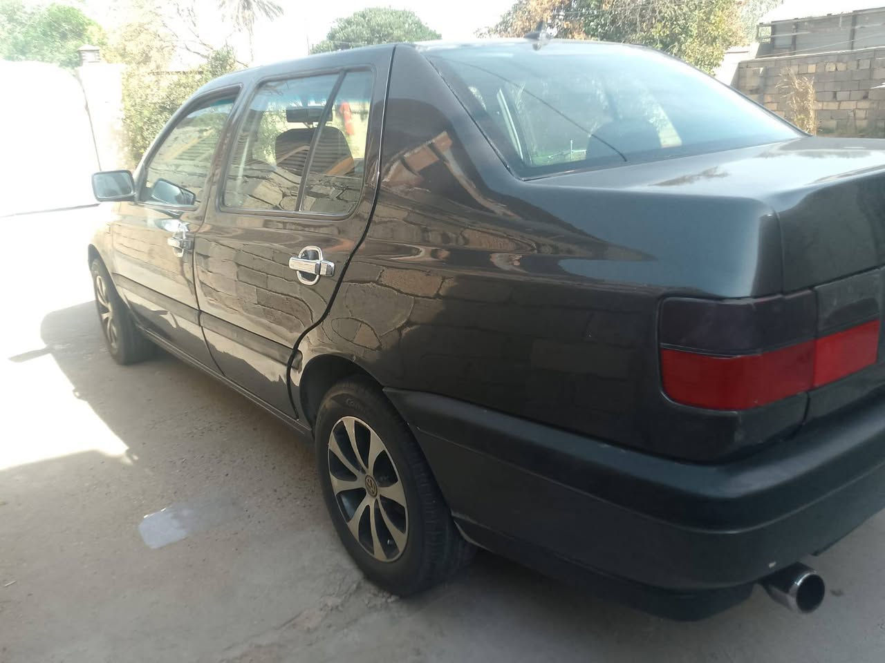فنتو موديل 94
محرك 2000
كير اوتوماتيك
سنويه 2031
هزه جديده
فتحه سلايد كهرباء
جكات بالبنيد والصندوق
بغداد _الدورة _حي اسيا 
السعر 48 ورقه وبيها مجال 
***********
