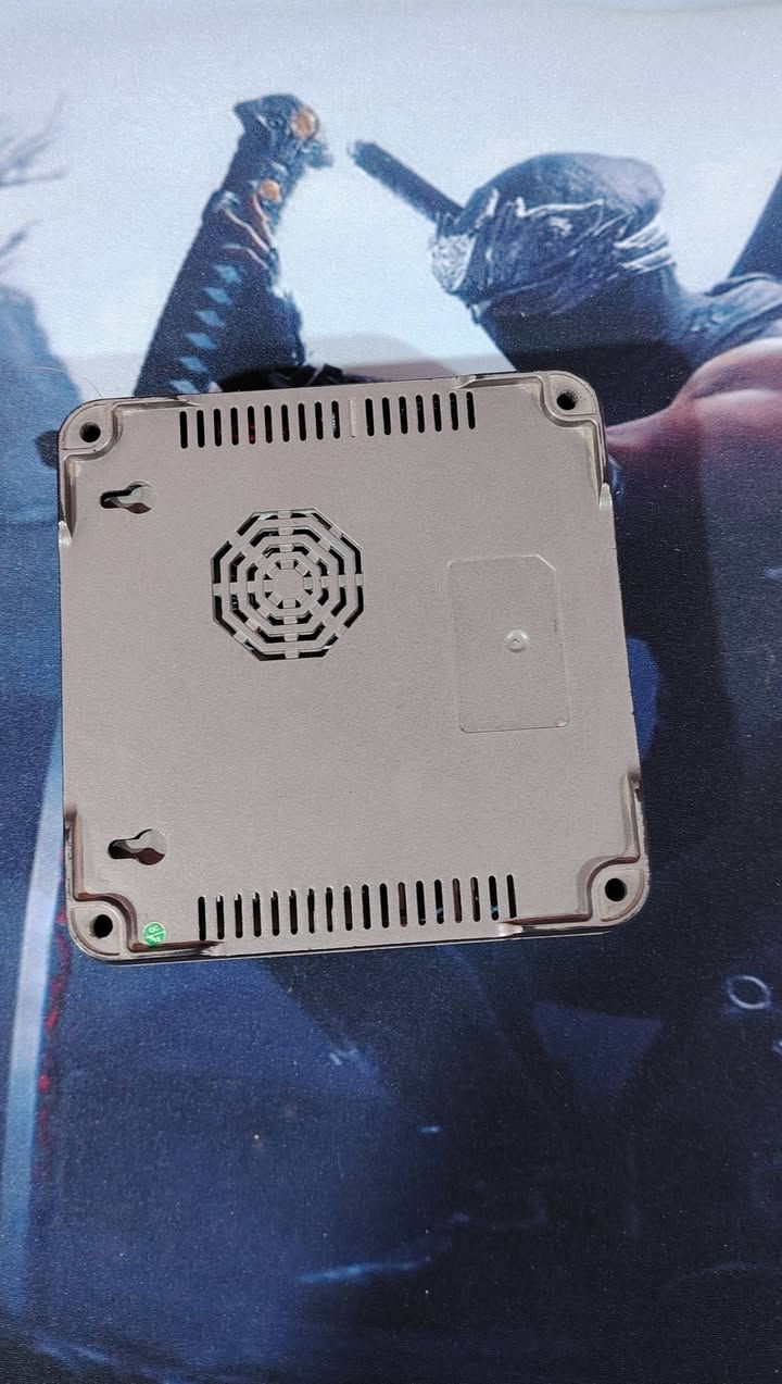 للبيع سعر 30 الف
مستعمل وبيها سخوط
Mini pc
تفيد للتصفح
مواصفات
رام 6
هارد 60
معالج سيليرون
يجي وياها hd و محولة
منافذ hd 2
ومنفذ vga
ومنافذ usb 4

رقم هاتف ***********
