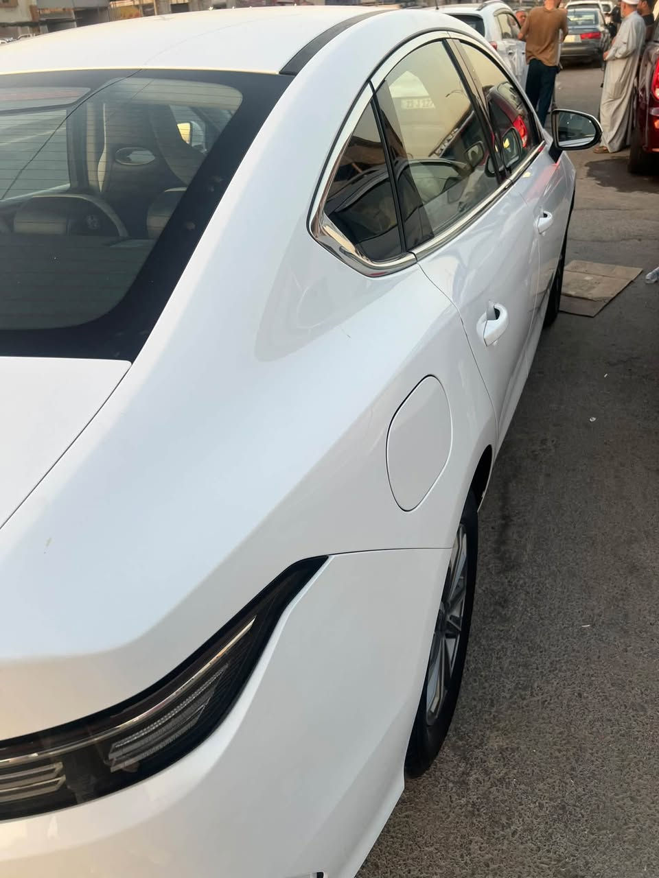 السلام عليكم BYD 2025
بيها رصعتين بل قماره و  بارد كد اصبع بل جاملغ جهه اليمين 
للاستفسار الاتصال على ***********
