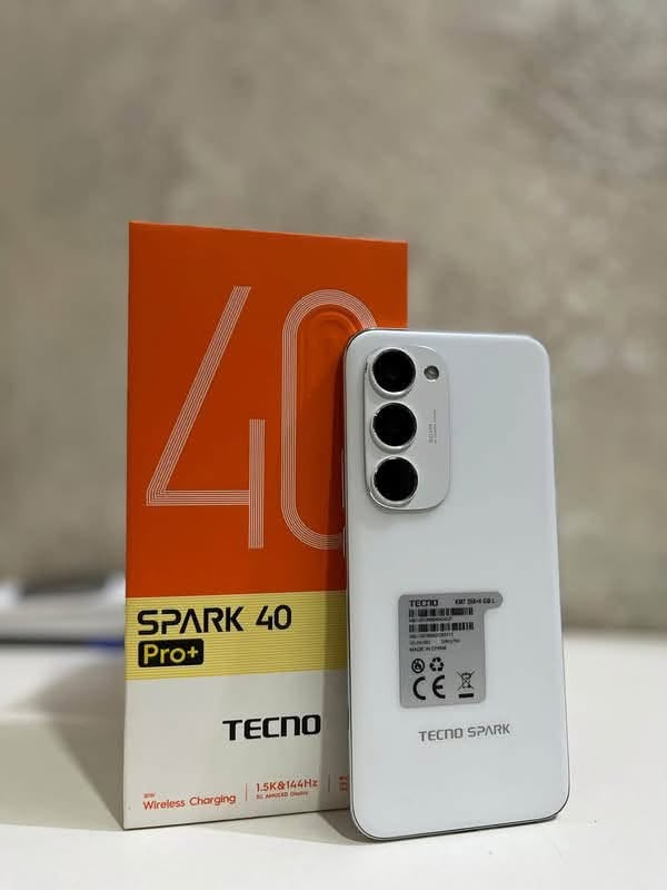 Tecno spark 40 pro plus /  تكنو سبارك 40 برو بلس
تكنو سبارك 40 برو بلس
الذاكرة 256 الرام 8+8
شاشة AMOLED 144hz

جداً نظيف مستخدم أيام ملحقات كاملة 

سعرة 275 ألف باقي التفاصيل على الخاص 

مكاني بغداد 
رقمي ***********
