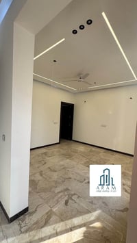 الاقتصاديين • زيرو • غرفتين