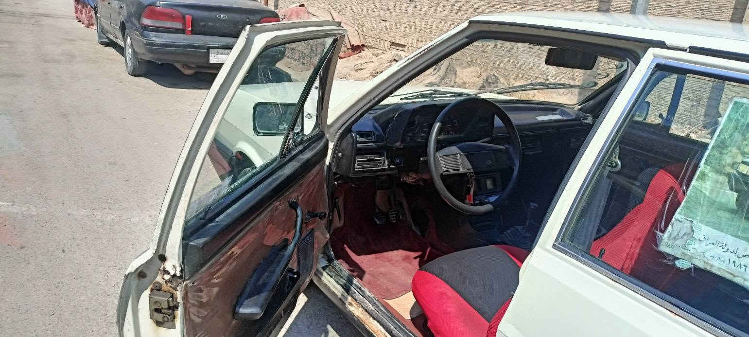 السلام عليكم برازيلي موديل 1986 كابريتر كير اربع نمر  كير ومكينة بلادي السيارة بدون حادث فقط طخة خفيفة كير عادي كير ومكينة كفالة عامة السيارة ترايها زيرو تخم تاير باتري جديد صدر زين السعر 25 ورقه رقم بغداد دولي جديد رقمي*********** مكاني بغداد الزعفرانية بغداد, العراق
