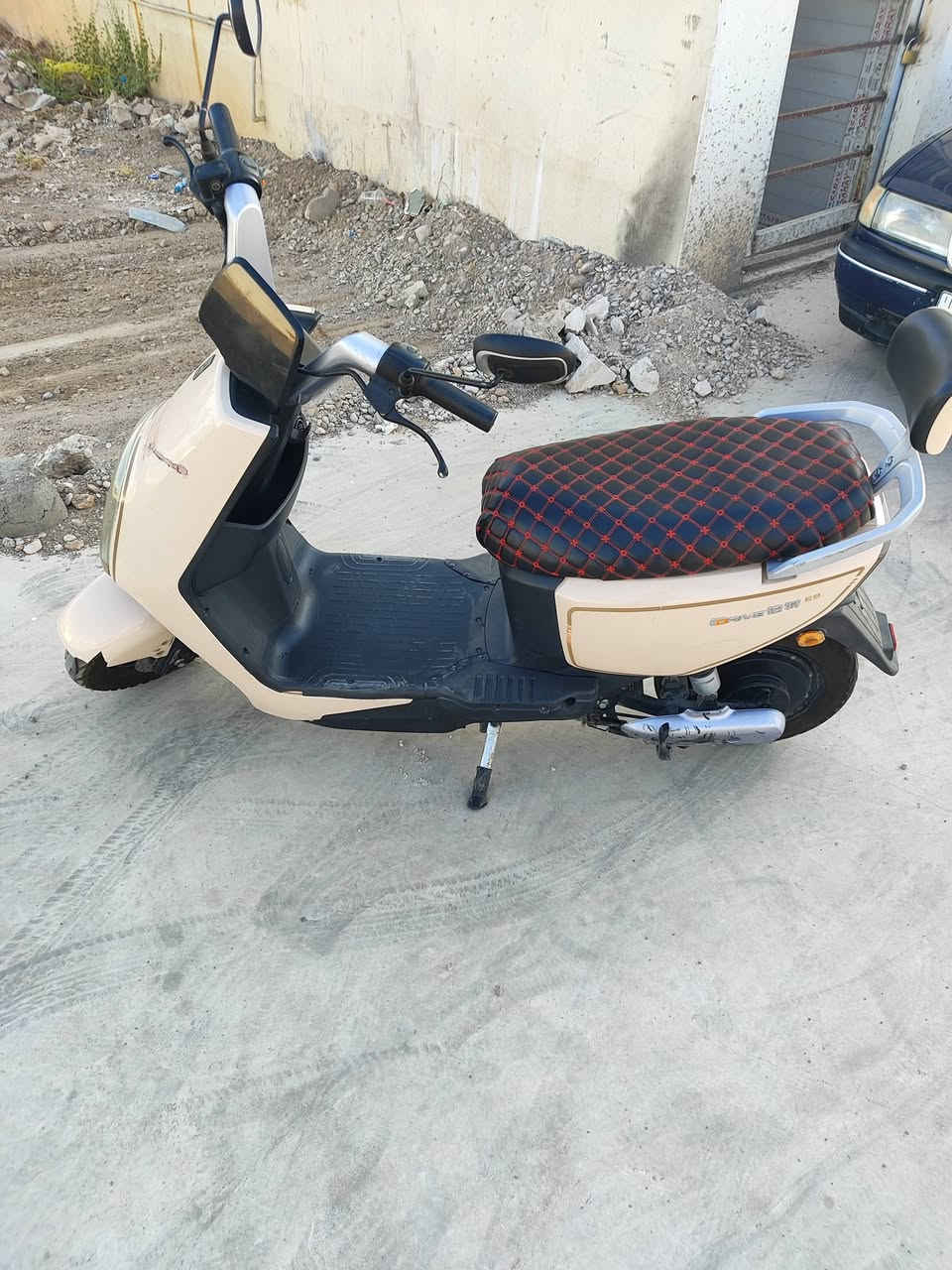 سلام عليكم.. شحن للبيع E9 2025
6 بطاريات شرط الفحص نظافتهن 90 من 100 شرط شرط انطيهن الدراجه كل عيب مابييها تمشي  شرط الفحص من عقل وملف من كلشي فقط السكان بي ثگل وميلان يرادله تعديل ماشه وصجمات يكلف 36 الى 40 الف بلزايد الدراجه بيها نضام R رجوع للخلف ونضام بارك P العنوان كركوك حي الواسطي،***********
