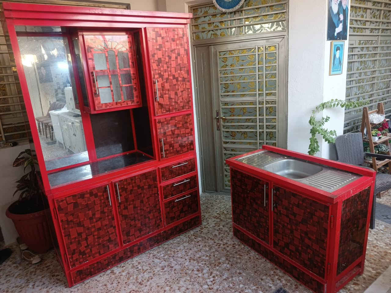 سلام عليكم غراض لبيع مكان بغداد حي ور سبع قصور شارع ابو علي رقمي بي واتساب الشاري ايخابر ***********
