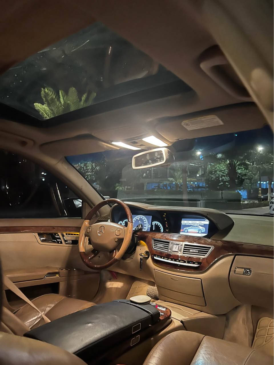 Sclass
350v6
2009 
مه نه فسيت 🧾✅
ساغ ساغ
گيرو مه كينه و ته قه و ره قه ي به شه رت بيلاد ناو قه يسي
سه ياره كه نمونه يه له جواني شه ش پستؤني مكينه مرغوب.
گؤرينه وه ش ده كه م به شتيك به دلم بيت 
له هه وليرم 
***********
Watss app 
Viber 
✅🧾 أربيل, العراق

نص مكتوب في الصور:
- Dubai saxx