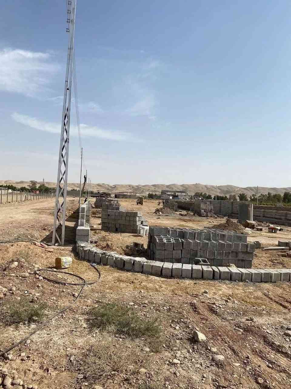 قطعة ارض زراعية للبيع
سند 25 ملك صرف زراعي

الموقع : حي بگ قزلاري تبعد 1000 متر عن الجسر الجنوبي لطوزخورماتو

✅ مواصفات مميزة:
 • مساحة القطع : 250 متر
 • أكثر من 150 شجرة البيزيا مثمرة 🌳
 • خدمات متوفرة: ماء + كهرباء جاهزة
 • شوارع عريضة (12م و10م)
 • موقع مخصص لمدرسة، مولدة، حسينية الحشد      
             التركماني، ومتنزه (مللت بخچاسي)

السعر : 20 مليون دينار

للتواصل : *********** – *********** 📞

📍 عنوان المكتب : طوز الشارع العام مقابل مكتب النائب مهدي تقي آمرلي

#طوز #كركوك #طوزخورماتو #عقارات
