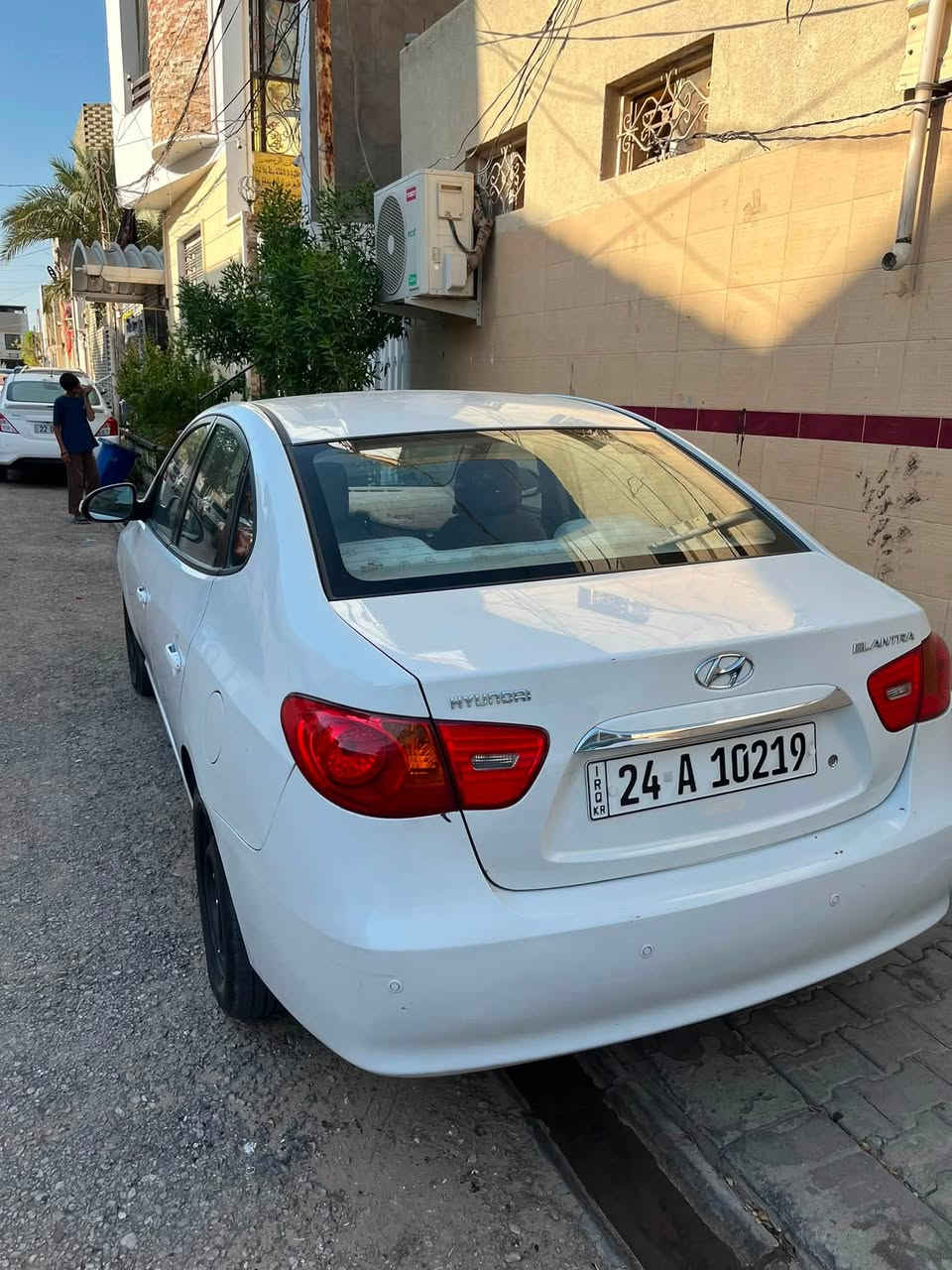 سلام عليكم النتره للبيع فقط موديل 10 محركه 1600 دكشن عالي بيه تبديل بنيد فقط وضربه بل باب الوره موضحه كل أضراره بل سونر المكينه بيه خيط بخار والكير يرادله واحد جديد السياره دكشن عالي تبريد ثلج رقمه دهوك سعره 80 ورقه بيه مجال بسيط جدا العنوان النجف حي المهندسين للتواصل على رقم ***********
