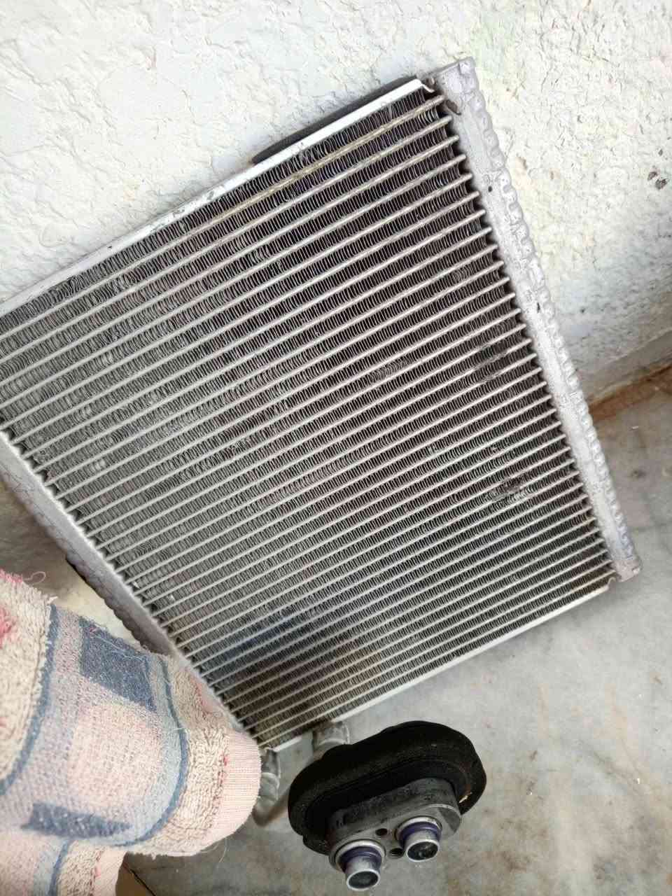 سلام عليكم كمبريسر سوناتا مضلع حجم 18 ميكانيكي ابو الحساس
مع راديتر وفريز 
***********
