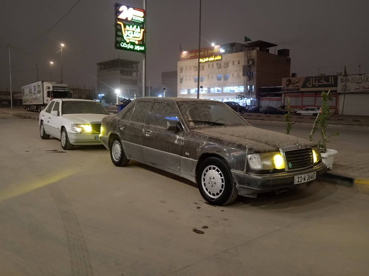 يالله
للبيع مارسدس دب مديل 91 محور مكينة وكير VVT
حدادية جديدة سيارة معايزة شي خير من الله السعر 35  العنوان كربلاء***********
