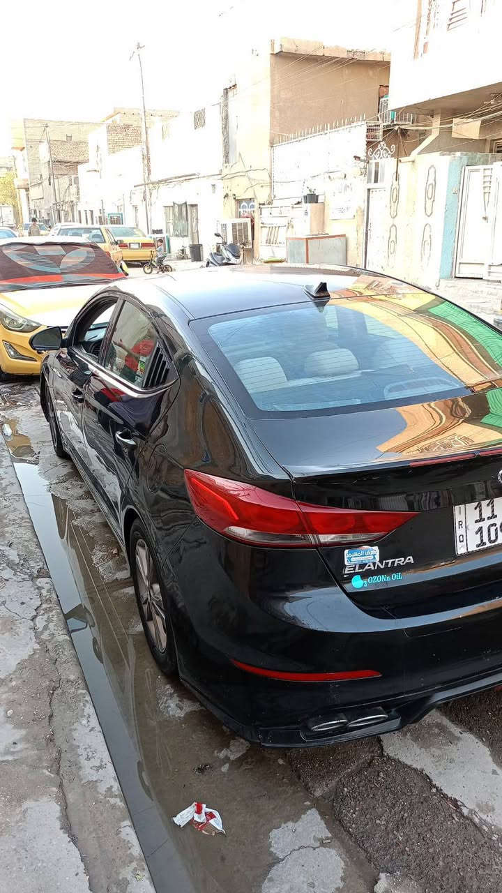 من رخصة الادمن . للبيع النترا 17 امريكي حادثهه فقط بنيد والباب صبغ . بدون دواخل
فول مواصفات 
فتحة سقف . 
بصمه تشغيل وابواب وصندوق 
كشن كهرباء 
شاشه وكامره بلادي 
تحكم ستيرن جهتين 
رادارات جانبيه  بالمري
تدفئه وتبريد بالكشنات
تخم تاير جديد 
 مكينه گير تبريد مكفولات 
صدر خلفي وامامي جديد 
سياره ترايهه مال زيرو 
السعر 110 وبيهه مجال 
عنوان بغداد الشعله 
هاتف ***********
