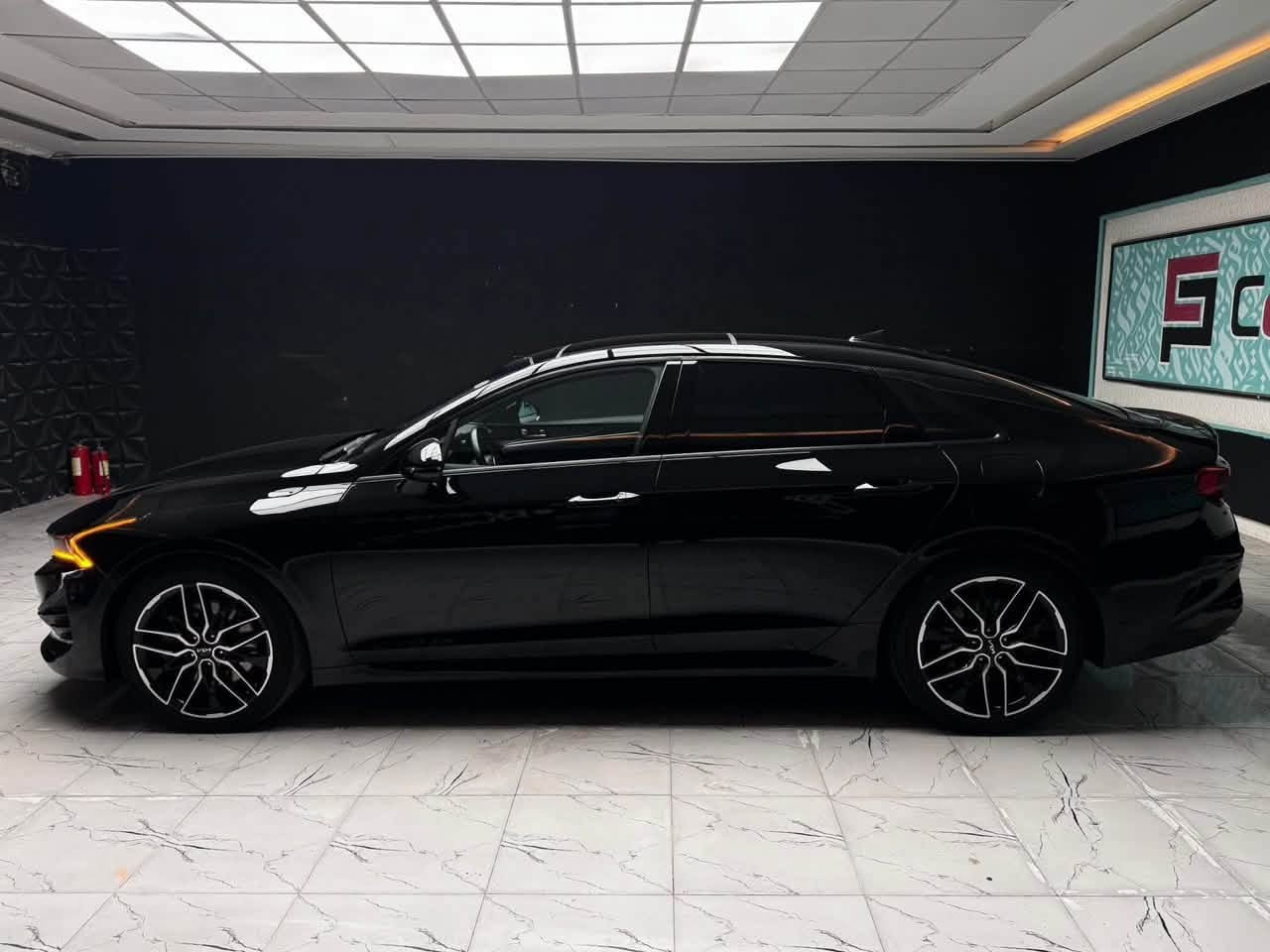 � للبيع كيا K5 2.5 تيربو 🔥
🚘 كيا K5

⚙️ مكينة 2.5 تيربو

🛣️ الممشى: 45,000 ميل

🎨 اللون: اسود

⭐ فول مواصفات

رقم السياره اربيل

🇺🇸 وارد أمريكي

🛠️ ضررها فقط بنيد، وما عليها ضرر ثاني

سيارة فخمة ورياضية، مواصفات كاملة، ممشى حلو، وحالتها مرتبة جدًا 👌�***********
