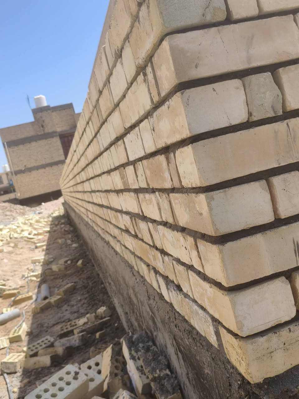 كادر بناء متفرغ للعمل في كربلاء المقدسة🧱🧱🧱
نحن كادر بناء متكامل على أتم الاستعداد لاستلام كافة أعمال البناء وبأعلى درجات الدقة والإتقان.
​مميزات وإمكانيات عملنا:
​خلفة بناء طابوق وبناء بلوك بكافة الأنواع
​نشتغل بنظام "على الدبل"
​استقامة وعدالة تامة بالوزن
​سرعة في الإنجاز مع الحفاظ على أعلى معايير النظافة
​التزام تام بالمواعيد والاتفاقات
​للاستفسار والتواصل:
***********
​نسأل الله أن يرزقنا ويرزق الجميع.
​#خلفة_بناء #بناء_طابوق #بناء_بلوك #كربلاء #كادر_بناء #مقاولات_كربلاء
