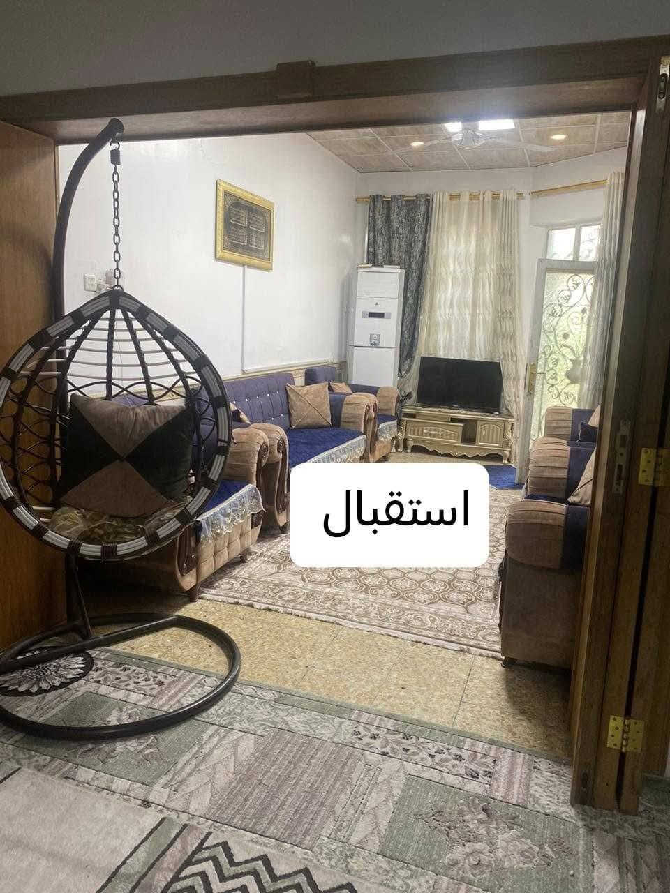 سلام عليكم بيت قصد مبادره بحي وفاء تطلوعه 70 ومطلوب 90 المصرف طابقين بيت كونكريت مسلح يحتوي عل مطبخ صاله ستقبال مجموعت صحيات غرفه ما بي جوه فوك غرفه طابق ثاني غرفاين وصاله وحمام اللاستفسار *********** طاهر الفتلاوي
