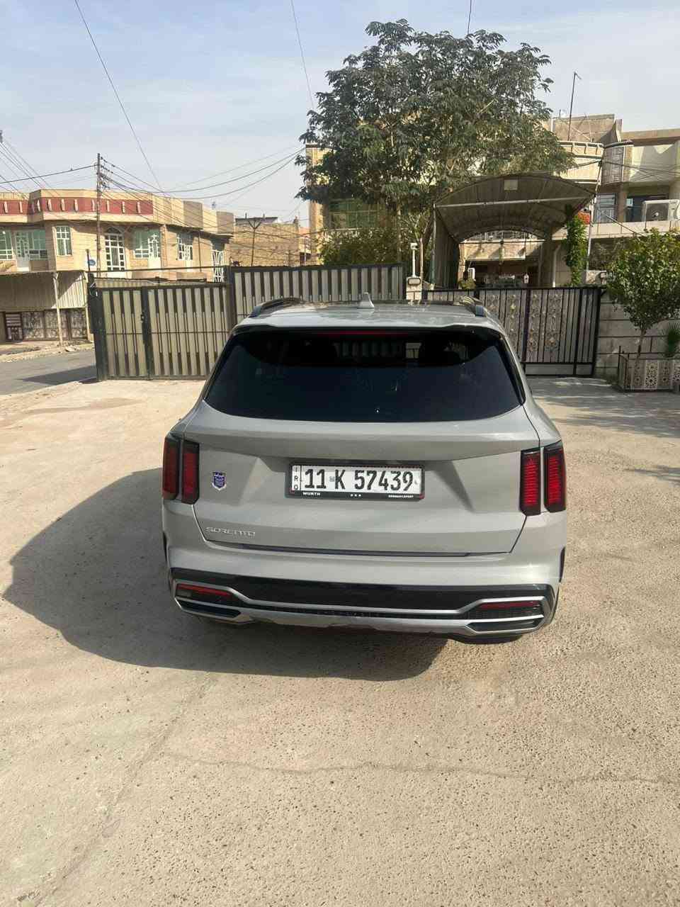 كيا سورنتو موديل 23رقم بغداد
ماشية 35
فول مواصفات 
كشنات سياحي وجلد 
بانوراما
شاشة كبيرة
كامرة 
فول تحكمات
بيها تبديل جاملغ امامي وبنيد 
بدون اي نقص 
الصور والسونر مرفقات 
ه‍/***********
السعر/188$
