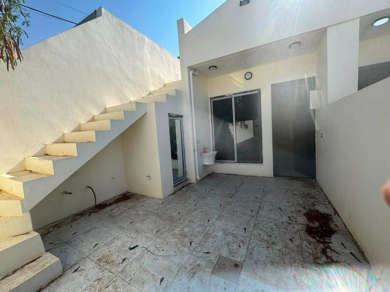 بيت لبيع كامل مواصفات ١٠٠ متر شارع تبليط قريب شارع
بيها (گراج و مطبخ و استقبال و غرفتين نوم و صحيات)
عنوان( دروازة)
سعر 55 مليون و مجال
***********
***********
