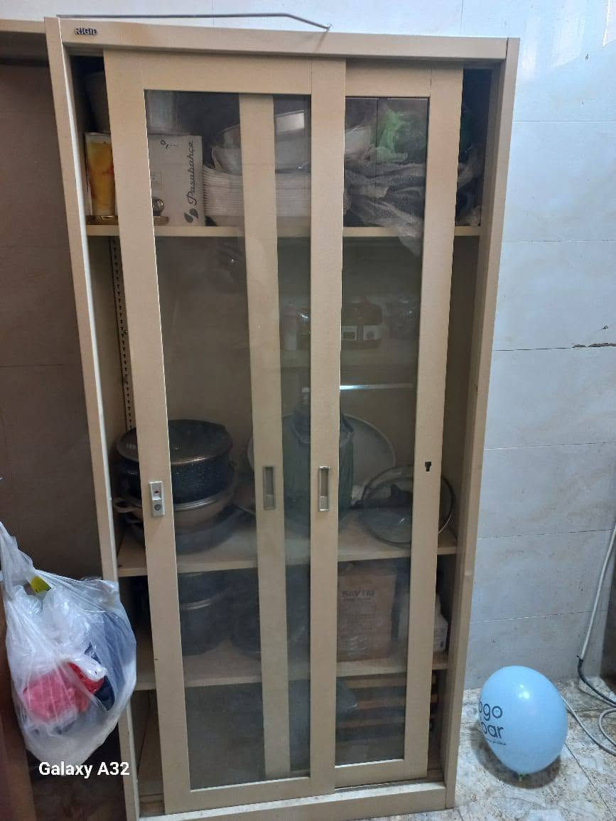اثاث للبيع
راسل واتساب ودز القطعه انطيك سعرها 
مكاني نجف حي الغدير 
***********
