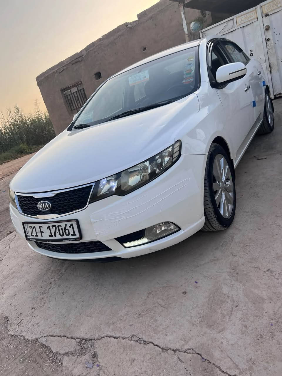 كيا سييراتو 13مكينه 1600رقم هزه سنويه جديدتخم تاير جديد حدادا جديد تدفئه تبريد شغال بيها صبغ قبق صندوك فقط بدون دواخل والباقي مكفول سعر 105مكان السياره واسط الحفريه رقم الهاتف ***********

