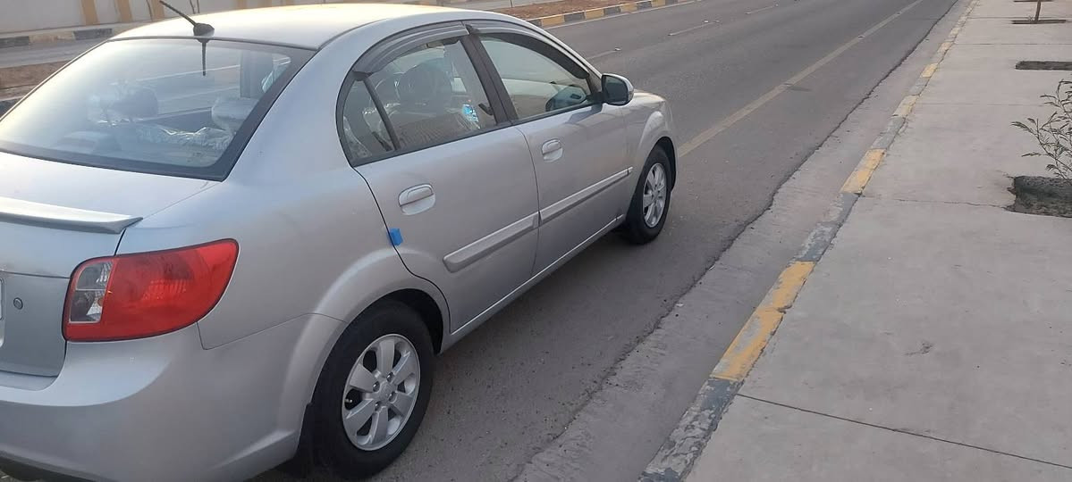 ***********
الخاص مفتوح والرقم بي واتس اب 
كيا ريو مواصفات برايد ٢٠١١محرك 14 سيارة يشهد الله نظيفة وجاهزة ومكفوله من الحادث والصبغ
