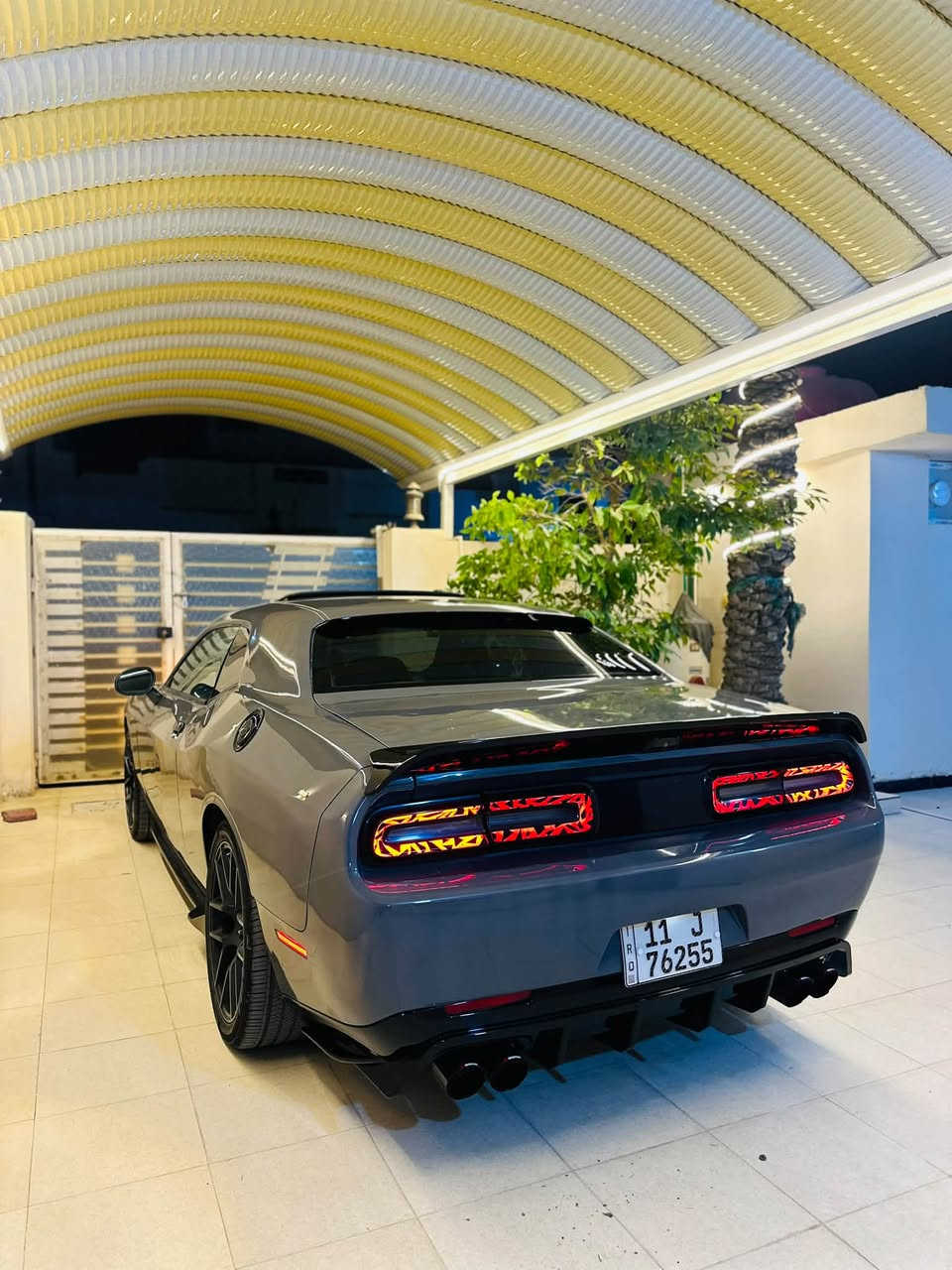 DODGE  CHALLENGER
-------------------------------------
#السعر : 127$ وبيه مجال بسيط 
‏
#رقم الهاتف : *********** 

#رقم السيارة : بغداد 

#مكان السيارة : واسط/العزيزية 
-------------------------------------
للبيع فقط بدون مراوس 
جالنجر موديل 2017 لون اسمنتي ماشية 88 الف وارد امريكي حادث سيارة جاملغ وبنيد ايرباك راجع سستم بلادي 

مواصفات بصمة دخول ذكي تشغيل عن بعد 

فتحة شاشة جبيرة تبريد قطعتين شفتات ستيرن 

محرك 6 سلندر 3600 تبريد شغال صدر امامي خلفي جديد 

رقم بغداد مشروع وطني هزة جديدة سنوية 2028 

 تحول مباشر سيارة نصبتهة كلش حلوة ومصروف عليهة 

ويل حجم 20 SRT تو سايز وتخم تاير جديد غرفتهة كلش نضيفة

