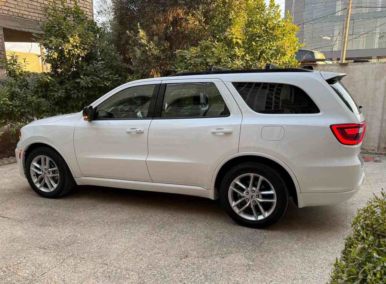 ✅ دوج دورنكو فول مواصفات 1/1 GT ✅ PLUS 2024

دخول جديد 🚩
حجم المحرك : V6 (3.6L)
اللون: ابيض

السيارة : كفالة عامة( كلين تايتل استيراد خاص )🚦
صور امريكا مرفقه بالمنشور
 والكارفكس متوفرة واتساب ..

السياره نظيفه جدا تخم تاير جديد دهن موبر وكالة .🔺
عداد المسافة : 62 مشي امريكا فقط…

المواصفات فول 1/1🔺

فتحة سقف
تشغيل عن بعد
مقعد السائق خزن 
رادار امامي ( تثبيت مسار مع مانع تصادم )
رادار جانبي ( نقطة عمياء )
ماسحات تشتغل اوتوماتيك مع المطر
تبريد خلفي مركزي 
سيبايه سقف مع عبارات 
مانع تصادم خلفي 
كامرة خلفية دواره
كشنات تدفئةوتبريد
ويل كب حجم 20 كروم
ستيرن رياضي على شكل حرف D مع تدفئة 
كشنات تحكم كهرباء 
دشبول وبطاين الابواب كاربون فايبر
مرايات قلابة مع البك
شفتات ستيرن
دخول ذكي بصمة ابواب
صندوك كهربائي 
حساسات خلفية 
مراة جانبية هيتر 
وضعيات قيادة سبورت وايكو
شاشة ابل كار بلي واندرويد اوتو 
اوتو ستارت ستوب 
تشغيل عن بعد 
لايتات زينون وكالة
بلوجكتر زينون
بصمة ابواب 
تبريد 3 قطع مركزي
فتحات كزوز مزدوجة

مكان السيارة بغداد ✅
(ارقام فحص موقت اني المستورد بأسمي)
 رقم الهاتف

***********
