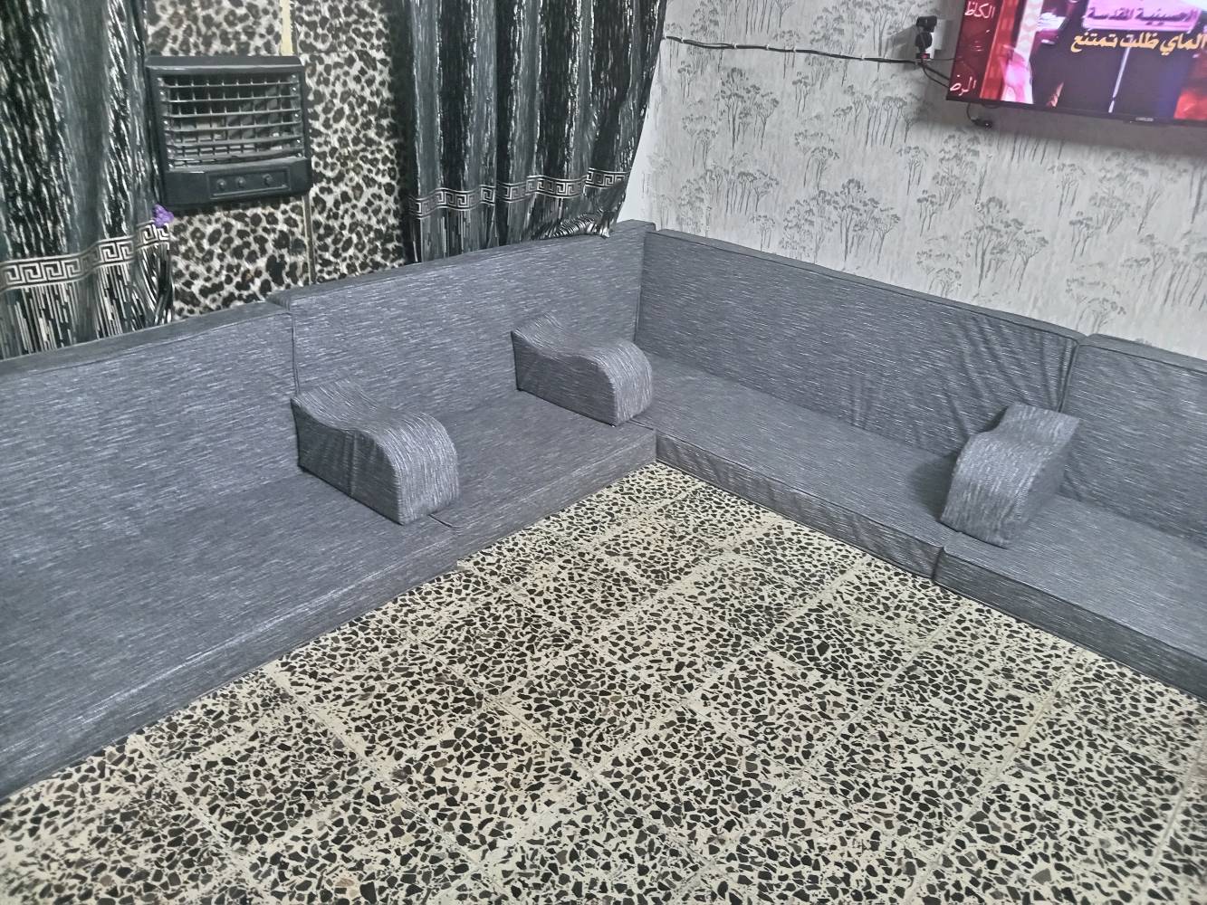 وفرنا لكم أحدث جلسات عربيه الأصيلة..المخيمات.. الموديلات بتصاميم الحديثة والتراث جميلة..
وجودة عاليه و ذات جمال فائق مصنوع من اجود انواع الاسفنج الضغط العالي ..  والاقمشه التركيه المشجره وأحدث الألوان 
الكتان والمقدف المبطن. و الشانين
&&يكون الديوان أنيق حسب مساحتك رغبتك
&&مساند بمختلف الأشكال 
&الاسفنج النوع الضغط العالي 
&&توصيل موجود داخل بغداد و المحافظات

سارع الآن بحجز طلبك لدينا كادر متخصص للتصميم حسب المساحات المطلوبه
للاستفسار و المعلومات
الاتصال أو المراسله على واتساب الرقم  
***********
***********
العنوان //بغداد-الدولعي قرب الجسر الدولعي