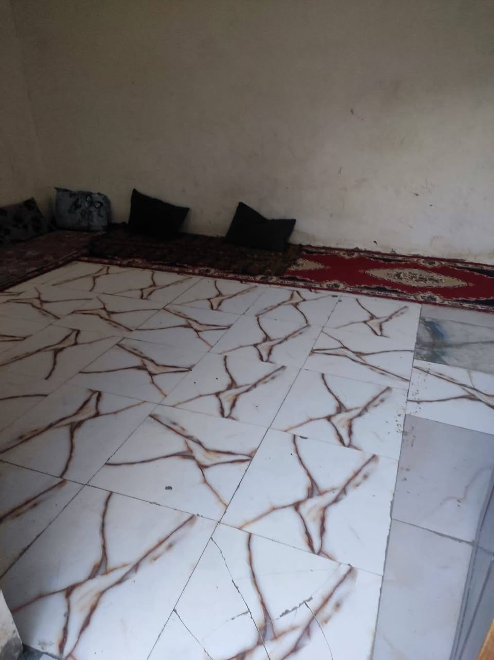 بيت للبيع • السديناويه • ٢٢٠م
