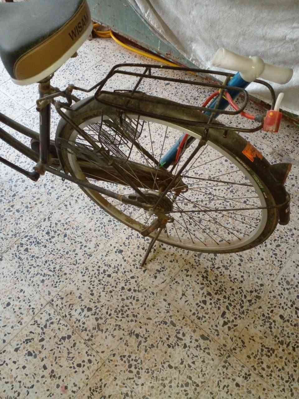 السلام عليكم للبيع دراجه هوائيه ياباني السعر ٧٥الف دينار فقط بلا عمله ***********بغداد الامين قرب جامع الفرج
