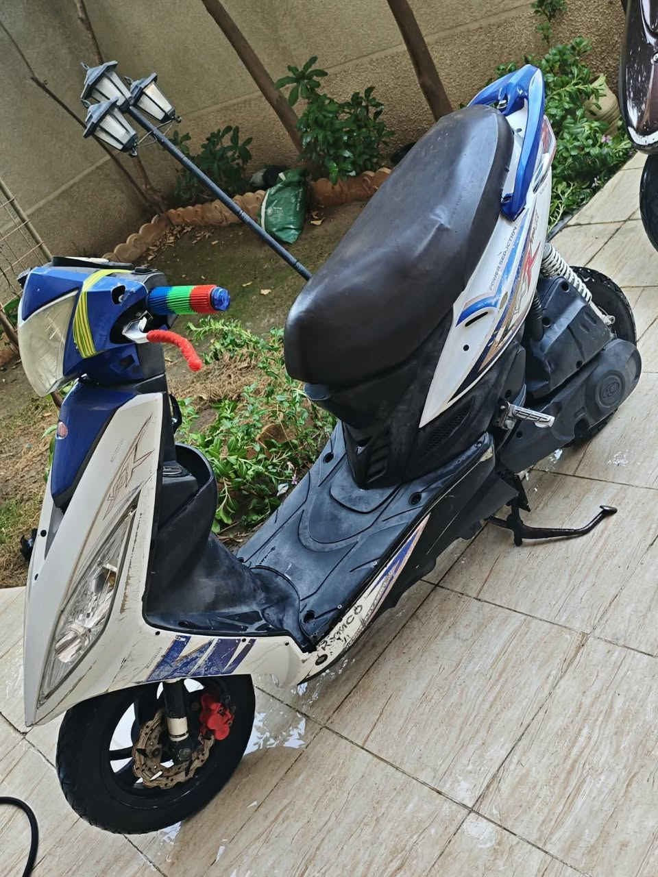 دراجه كامكو أم العصافير مزود مزاد صلاصه دبلات رياضي كلاجات رياضي صره دهن رياضي دراجه كلشي كامل بيها من كهرابائات من كلشي كامله بس ملاحظه بيها نقاط دهن بس مو تبخیر مو تبخیر بيها وأشر فقط ما راخي تنكط دهن قطره قطرتين

بل زاید

السعر أو الاستفسار 425 بيها مجال

*********** الكاضمية بغداد. بيها اوراق كمرك كامل
