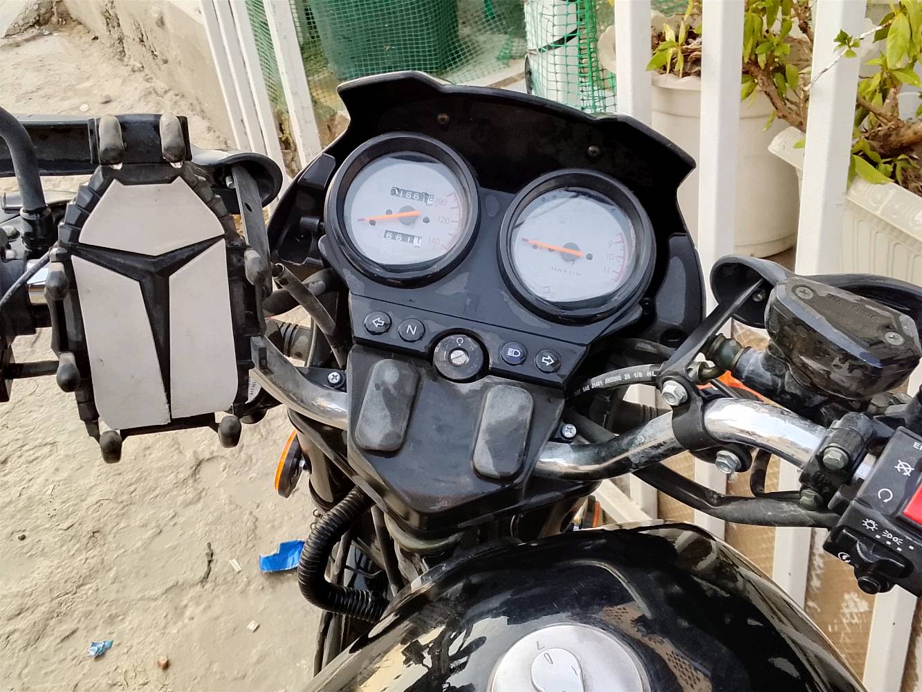 للبيع 🏍️ دايوان فانتاستيك (Dayun Fantastic) موديل 2025
الموديل: 2025

​الحالة: نظيفة وبحالة ممتازة  (مثل ما موضح بالصور)

​مبدل دهنهه مرتين فقط

​شفتات وتحكمات كاملة

​إطار أمامي وخلفي بحالة ممتازة ونضاف

​تحتوي على صندوق خلفي عملي وحافظة موبايل مثبتة

​ماشاء الله نظيفة وجاهزة للدوام أو الشغل مكفولة من كلشي

الدراجة ما مرقمة وبيهه مكاتبة المعرض (motor mall)

البصمتين موجودات 
​السعر: 1900

​المكان: بغداد /الجوادر