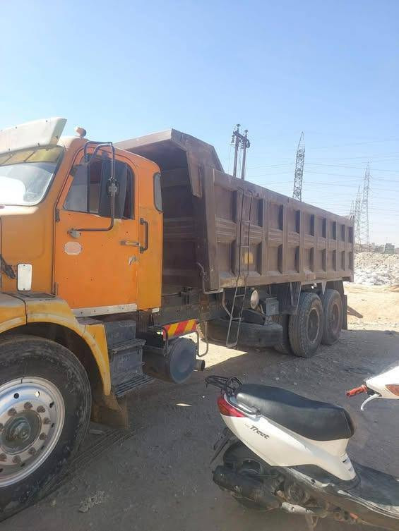 سلام عليكم فالفو 82 مكينه مجفته صار سنه كير4*4 تخم تاير مجموعة82 دوشمة جديدة باتريات جدد سعر17بيهامجال رقم ***********
