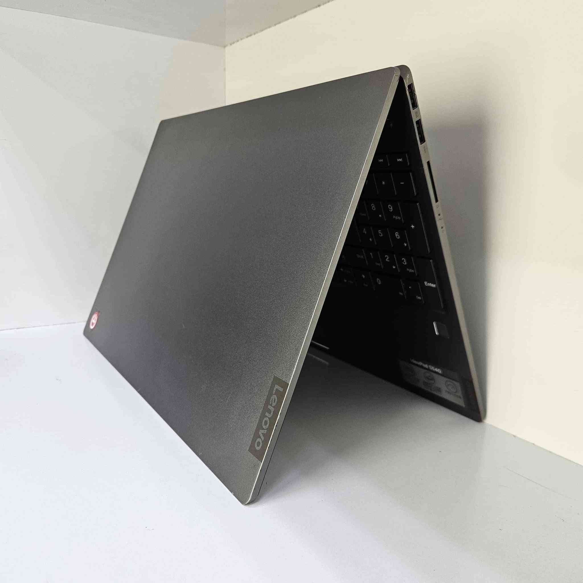 Lenovo ideapad s540
I3 8U
12GB DDR4
256GB SSD
15.6FHD
INTEL UHD 620 6GB
BATTERY :  💯%
الملاحظات : نقص زر أضافي مو زر اساسي موضح بالصور
ملحقات وياه ماوس وماوس باد
شاحنه واير شحن جنطه هدية مقدمه من المحل

السعر واصل شامل كامل : 230الف
تواصل على الرقم *********** بغداد, العراق

