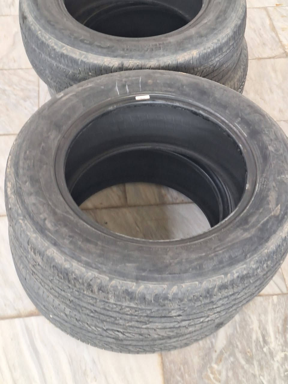 تخم تايرات. نكسن.  15 65.  195.البيع تصال على الرقم ***********
