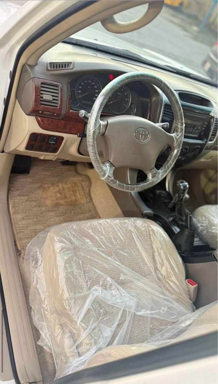 السلام عليكم 
تويوتا برادو ٢٠٠٧ كفاله عامه بدون ضربه لا صبغ لا تبديل مكانات باردات صغار كلش مكينه ٤ سلندر ٢٧٠٠ رقم بصره مميز بسمي  فور ويل السياره جاهزه حداده تبريد حلوه السياره مال بيت 
العنوان البصره ام قصر 
السعر ١٤٥ وبيها مجال بسيط 
***********
*********** الزبير, البصرة
