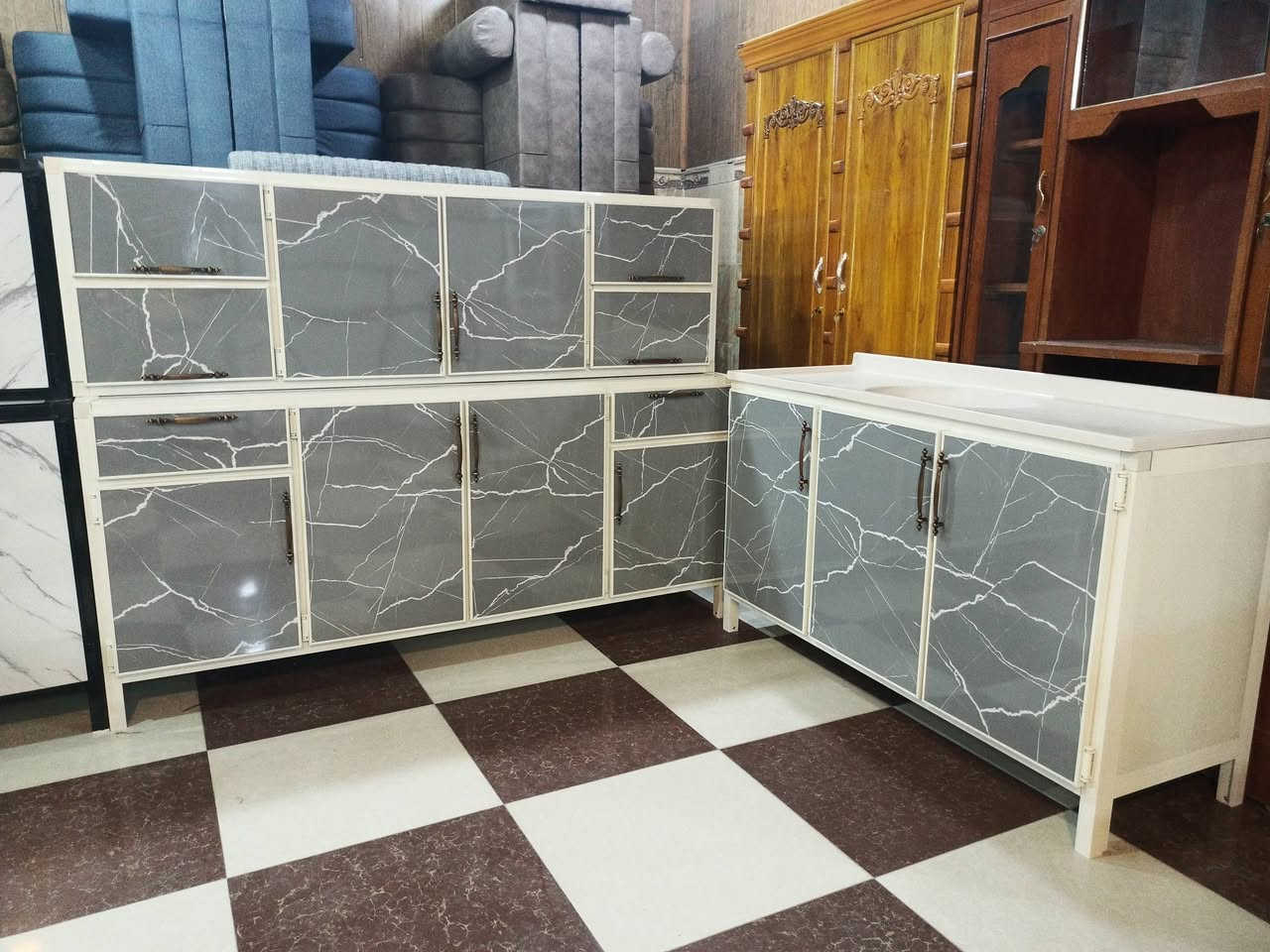 معرض الزهور للأثاث          
وصول وجبه جديده من الكاونترات والسنك الألمنيوم شغل احطاطه وبأسعار مناسبه 
متوفرحسب الطلب كل القياسات موجوده 
كاونتر قياس 3 امتار مع ملحق وسنك  700 الف مع الشد والنقل 
كاونتر قياس مترتين ونص مع لملحق وسنك ب 600 الف مع شد ونقل
كاونتر قياس مترتين مع الملحق والسنك 
ب 450 الف مع الشد ونقل 
العنوان الرمادي منطقه 5 كيلو شارع 100 قرب مطعم 🍴 هيوا لكردي 
للاتصال  ***********
اهلا وسهلا بكم…🌹
