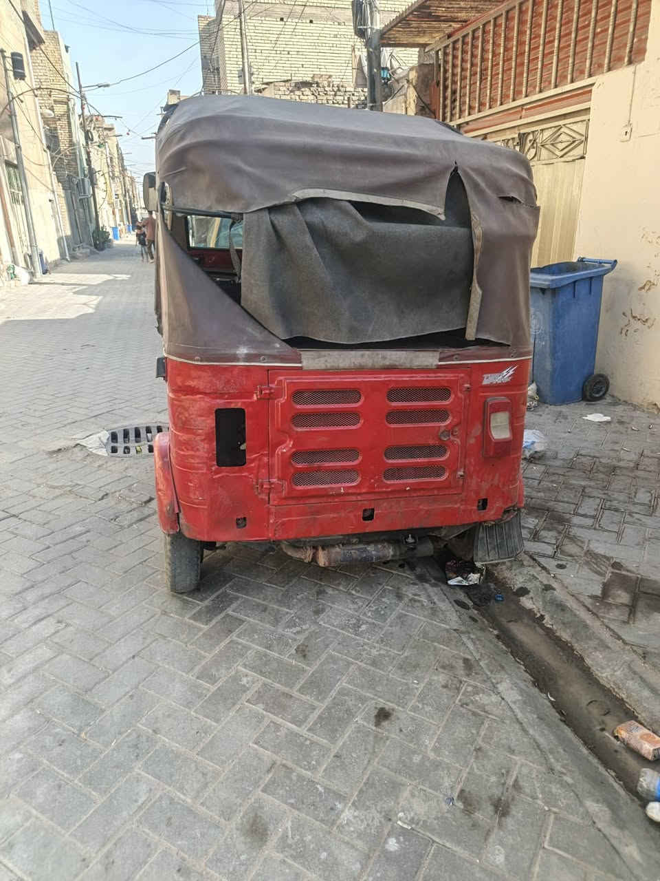 سلام عليكم ورحمة الله تكتك ١٩السعر ٣و٤٠٠بيها نواقص قليله مكان بغداد مدينة الصدر الرقم ***********
