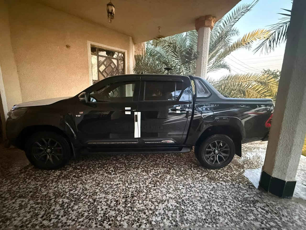 السلام عليكم 
جي ار GR  
ماشيه 80 الف 
رقم اربيل 
مكفولة كفالة عامة من كلشي 

موديل:-2022
6 سلندر  4.0L
لايت زينون 
كشاف امامي 
شاشه مركزيه 
رادار 
سياره
كاميره 360 درجه 
مثبت سرعة
شفتات قياده بلستيرن
تشغيل بصمه
دخول ذكي
اناره ترحيب بلمرايه
حساسات امامي خلفي 
مكيف خلفي
كروز سرعه 
العنوان بغداد ناحية الرشيد 
***********
