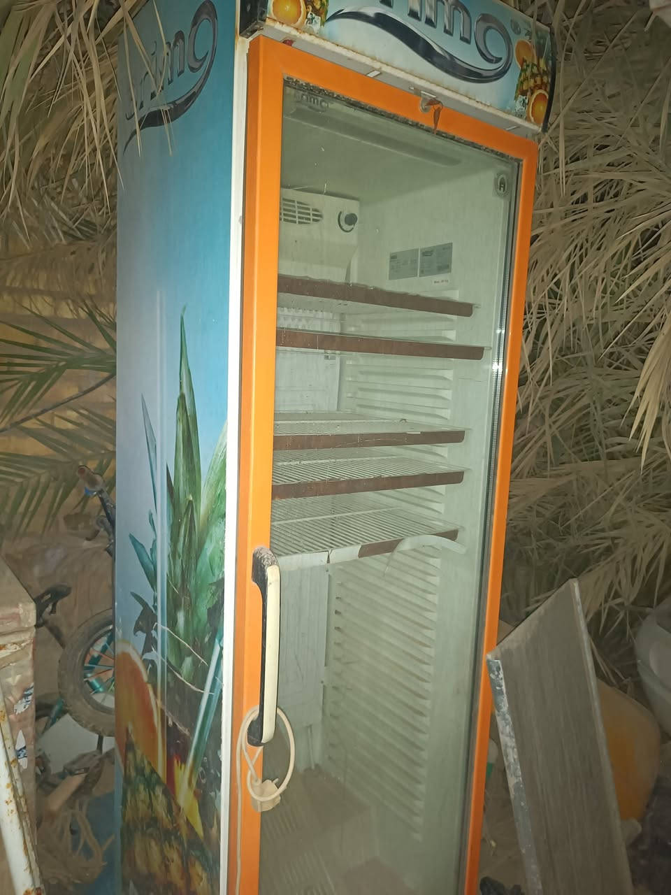 ثلاجة • مستعملة • للفقاسات