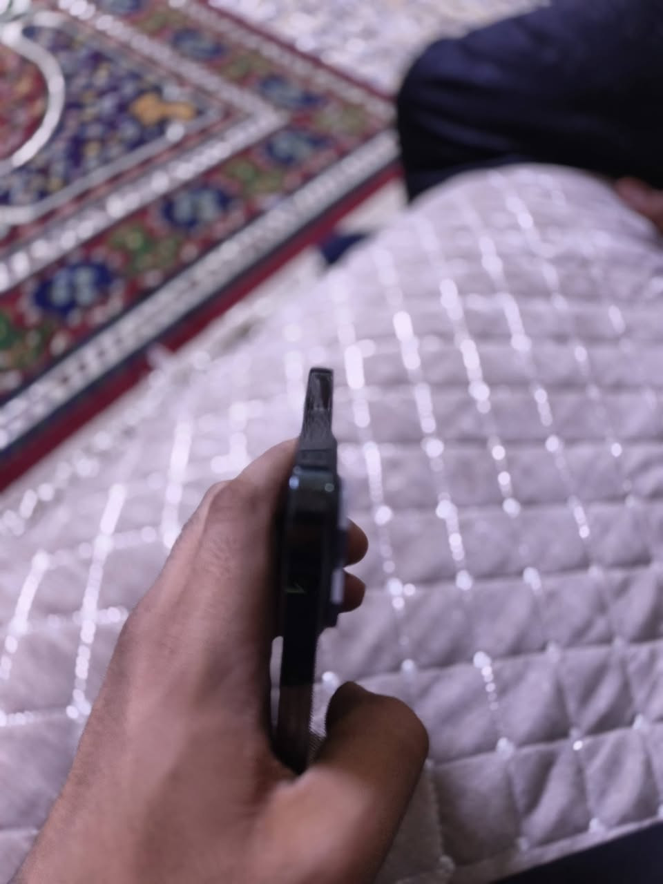 سلام عليكم ايفون 13برو ماكس لبيع ذاكرة 256 لبطارية 88 بلادي لجهاز مكفول كلشي ما مبدل بي لكامرات حلوة 750 وبي مجال قليل لعنوان بغداد لشماعية *********** بس واتساب
