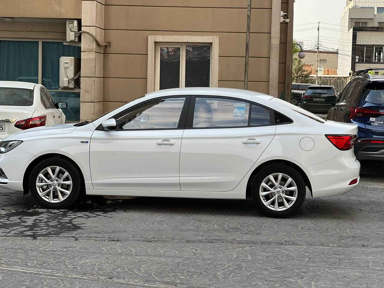 سلاو هاوريان mg5 2025 سبي ناوزه رد توماتيك 30 هه زار رويه  ٢پارجه سبوغه بئ ژورئ  جارمغ بؤ نيت   شاشه گه وره لايت ليد  ويل كه پ   له. هه وليرم.     ***********
 سه عر ٩٦ وره قه كه مه ك مجال أربيل, العراق
