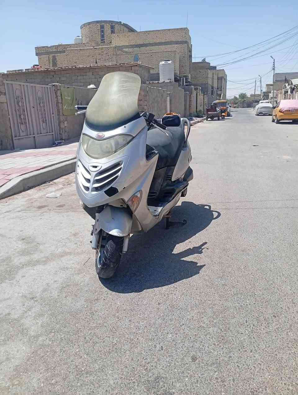 دراجه كامكو محرك 150cc للبيع كلشي شغال نكره سلف ابكل وقت كهربائيات كلها شغاله شلعه ومعدل حلوات كفرات اصليه شوفت عينك. 
السعر:300 وبيها مجال. 
العنوان: كربلاء. 
للأستفسار:خاص أو مراسله على واتساب فقط ***********
