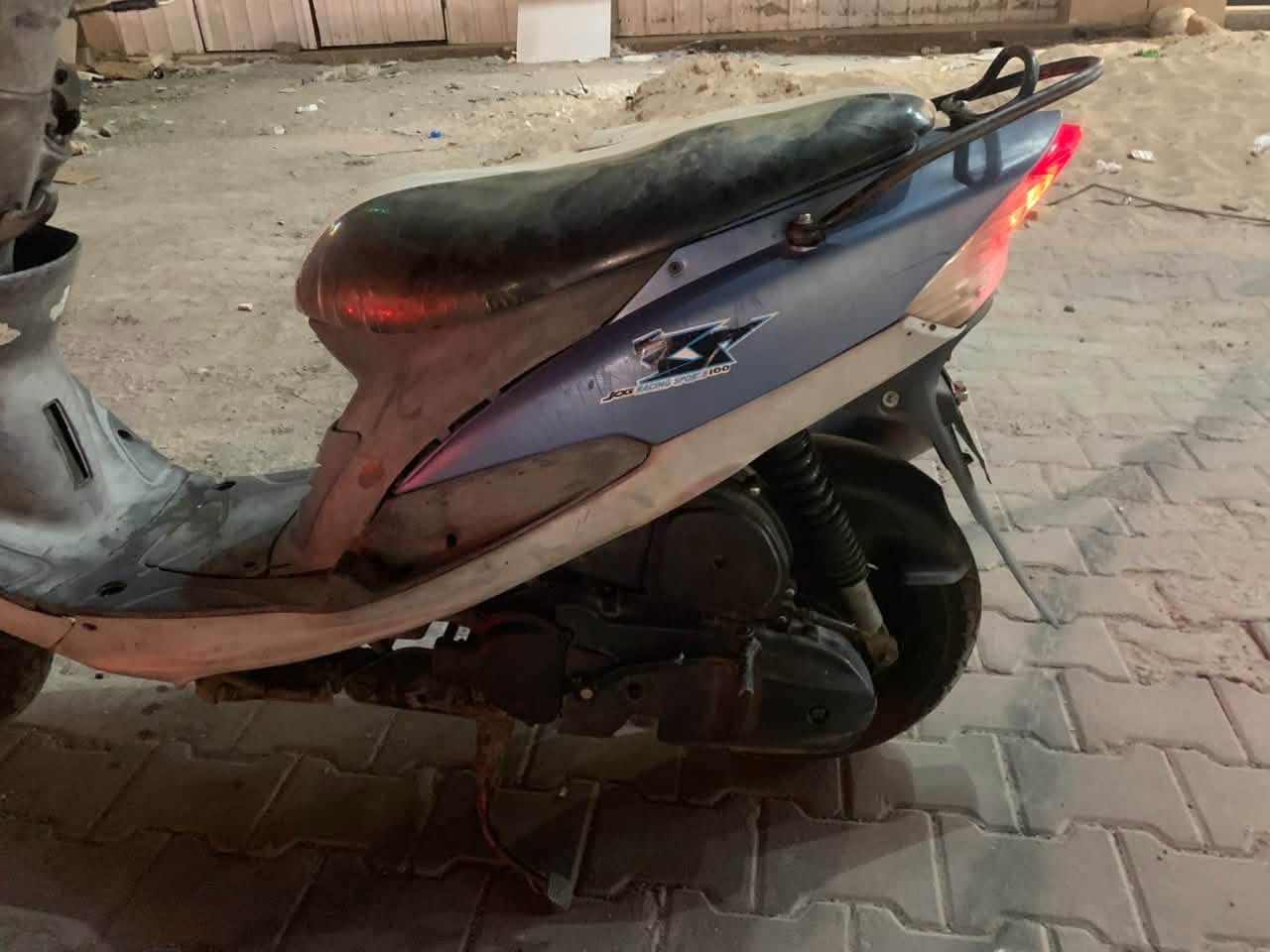 سلام عليكم دراجه ماكس قجمه دراجه حلوه ٥٥ نهضه ومعدل كزوز صجمي دراجه حلوه كله شغاله فقط بيه صوت اكسن 
سعر 500 وبيها مجال للشراي رقمي *********** مكاني البصره الجبيله
